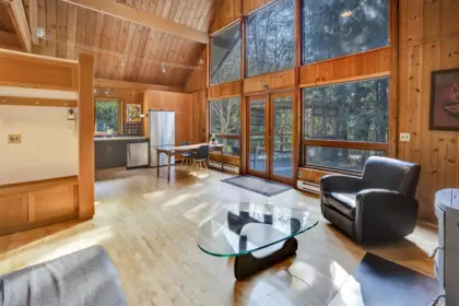 Breakfast Nook Photo of 1470 Tunstall Boulevard, Bowen Island, BC