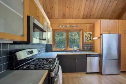 Kitchen Island Photo of 1470 Tunstall Boulevard, Bowen Island, BC
