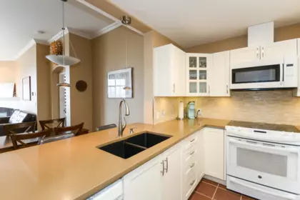 Kitchen Island Photo of 424 5500 Andrews Road, Richmond, BC