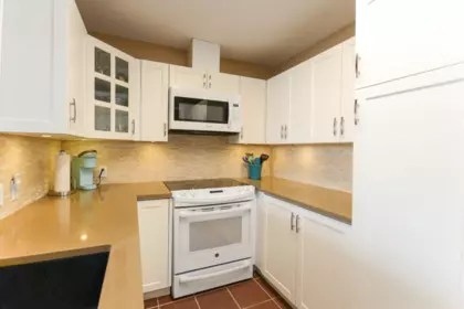 Kitchen Photo of 424 5500 Andrews Road, Richmond, BC