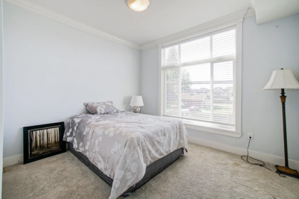 Entry Foyer Photo of 211 14885 60 Avenue, Surrey, BC