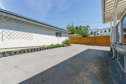 Primary Bedroom Photo of 1033 E 39th Avenue, Vancouver, BC