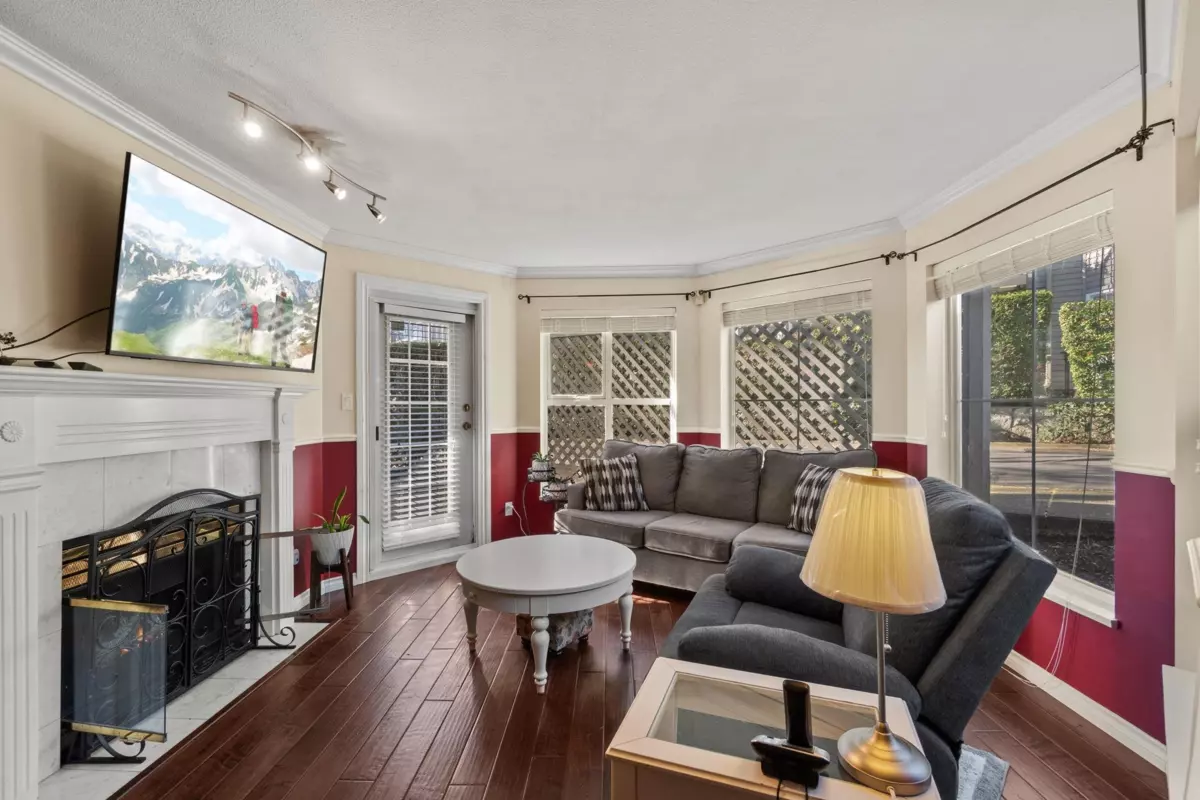 Living Room Photo of 105 15110 108 Avenue, Surrey, BC