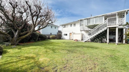 Community Amenities Photo (Clubhouse) of 9680 Shell Road, Richmond, BC