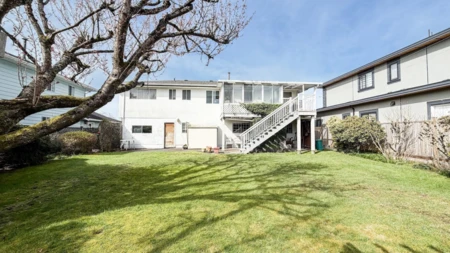 Fitness Center Photo Near 9680 Shell Road, Richmond, BC