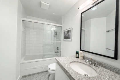 Hallway Photo of 902 1888 Alberni Street, Vancouver, BC