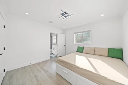 Hallway Photo of 15079 67 Avenue, Surrey, BC