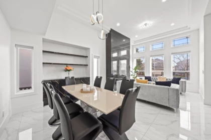 Kitchen Island Photo of 15079 67 Avenue, Surrey, BC