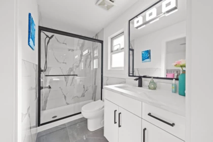 Staircase Photo of 15079 67 Avenue, Surrey, BC