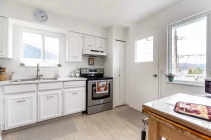 Kitchen Island Photo of 13414 113 Avenue, Surrey, BC