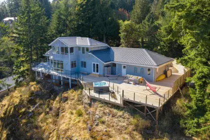 252 Jason Road, Bowen Island, BC, Bowen Island — Single Family Residence for sale
