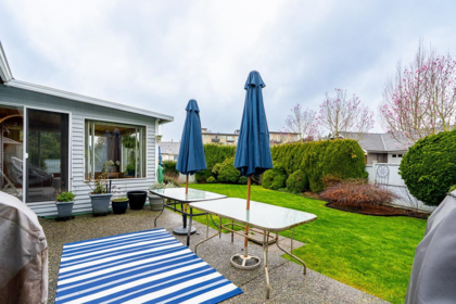 Front Yard Photo of 14035 16b Avenue, Surrey, BC