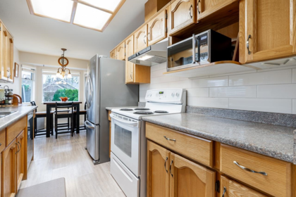 Walk-In Closet Photo of 14035 16b Avenue, Surrey, BC