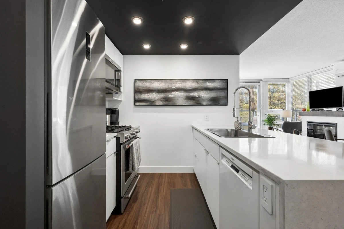 Dining Area Photo of 310 939 Expo Boulevard, Vancouver, BC