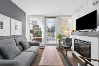 Breakfast Nook Photo of 310 939 Expo Boulevard, Vancouver, BC