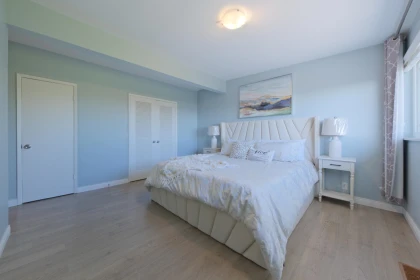 Entry Foyer Photo of 2365 Queens Avenue, West Vancouver, BC