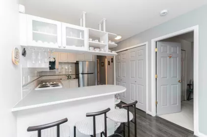 Kitchen Island Photo of PH6 5723 Balsam Street, Vancouver, BC