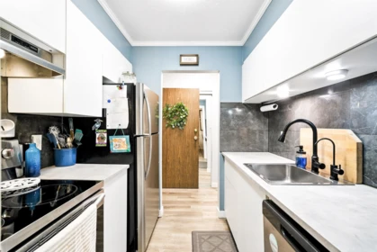 Guest Bathroom Photo of 212 1955 Woodway Place, Burnaby, BC