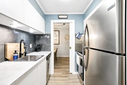 Primary Bathroom Photo of 212 1955 Woodway Place, Burnaby, BC