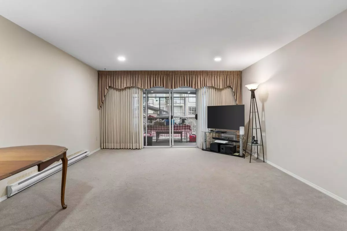 Living Room Photo of 244 32691 Garibaldi Drive, Abbotsford, BC