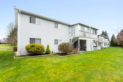 Front Yard Photo of 244 32691 Garibaldi Drive, Abbotsford, BC