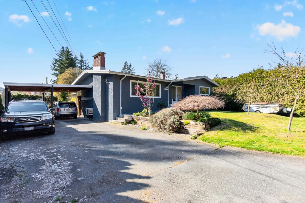 Family Room Photo of 11537 Wood Street, Maple Ridge, BC