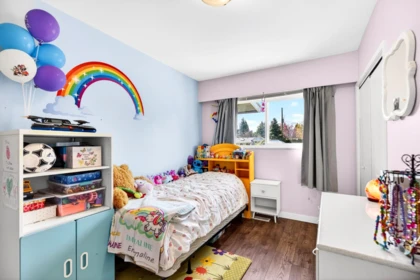 Basement Recreation Room Photo of 11537 Wood Street, Maple Ridge, BC