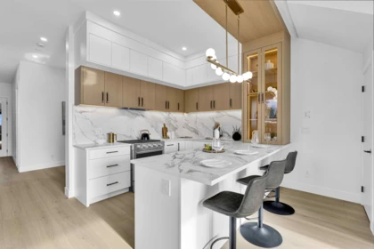 Kitchen Island Photo of 101 16702 16a Avenue, Surrey, BC