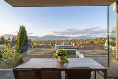 Kitchen Island Photo of 2723 W 30th Avenue, Vancouver, BC