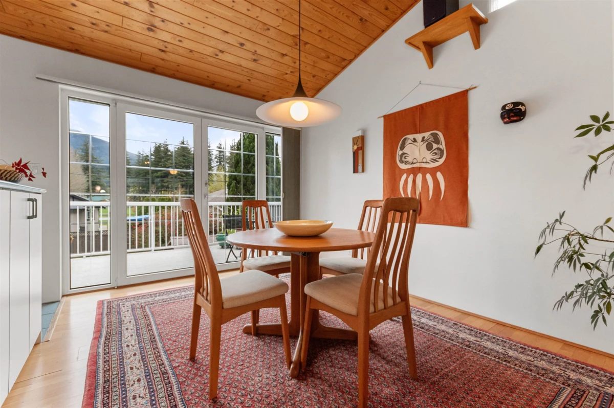 Living Room Photo of 711 Fraser Avenue, Hope, BC