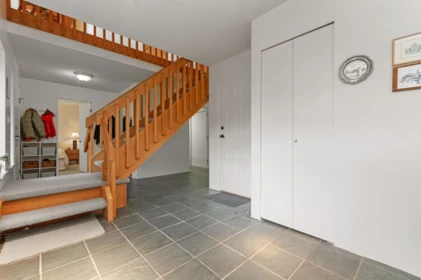 Entry Foyer Photo of 711 Fraser Avenue, Hope, BC