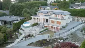 1445 Sandhurst Place, West Vancouver, BC