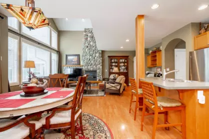 1899 Parkway Boulevard, Coquitlam, BC, Coquitlam — Single Family Residence for sale