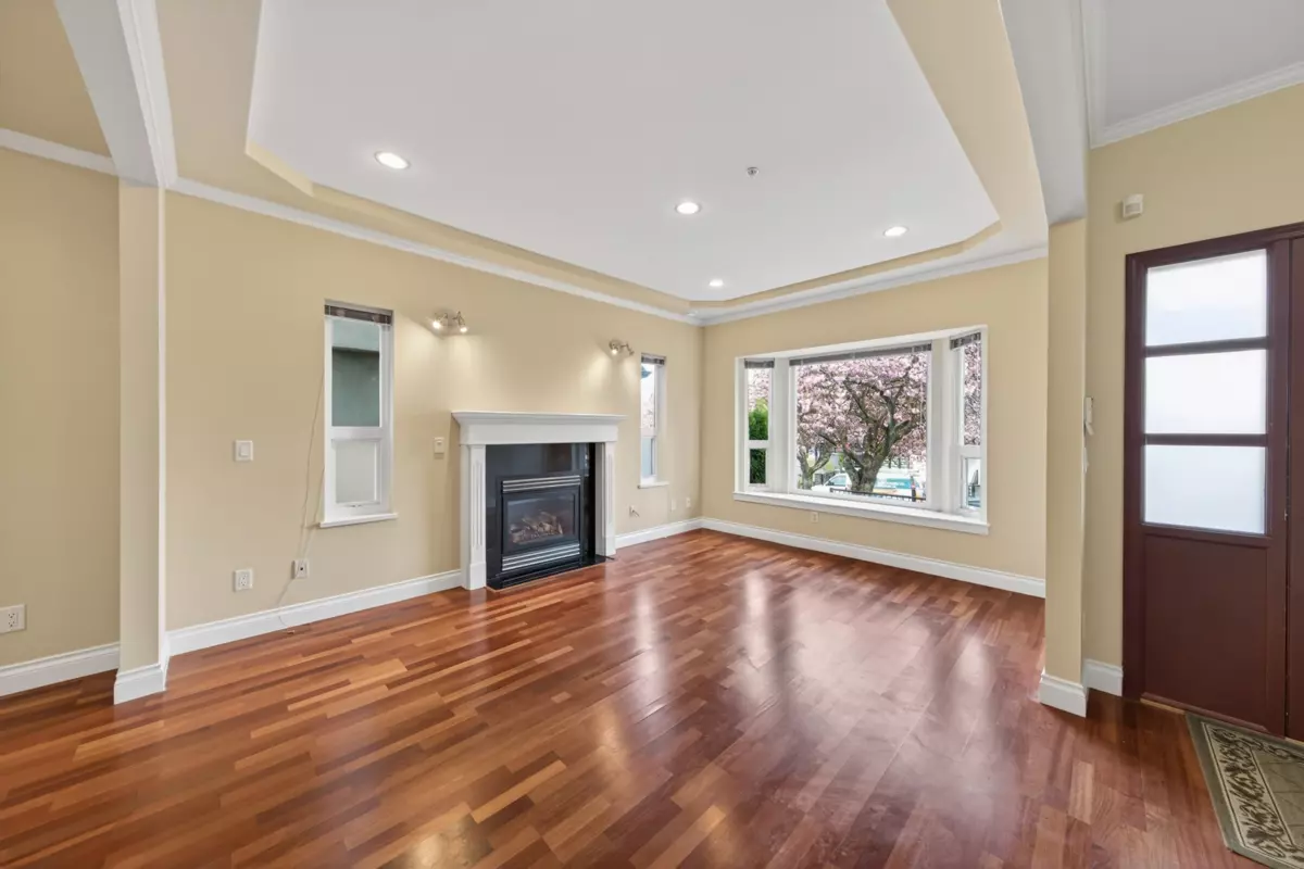 Dining Area Photo of 3076 E 27th Avenue, Vancouver, BC