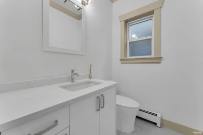 Primary Bathroom Photo of 13125 108 Avenue, Surrey, BC