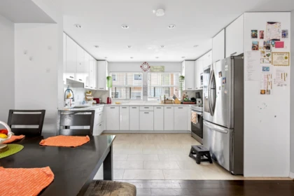 Kitchen Island Photo of 34 2450 Hawthorne Avenue, Port Coquitlam, BC