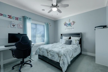 Staircase Photo of 14786 76 Avenue, Surrey, BC