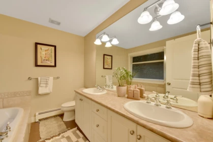 Guest Bathroom Photo of 5268 Glen Abbey Place, Delta, BC