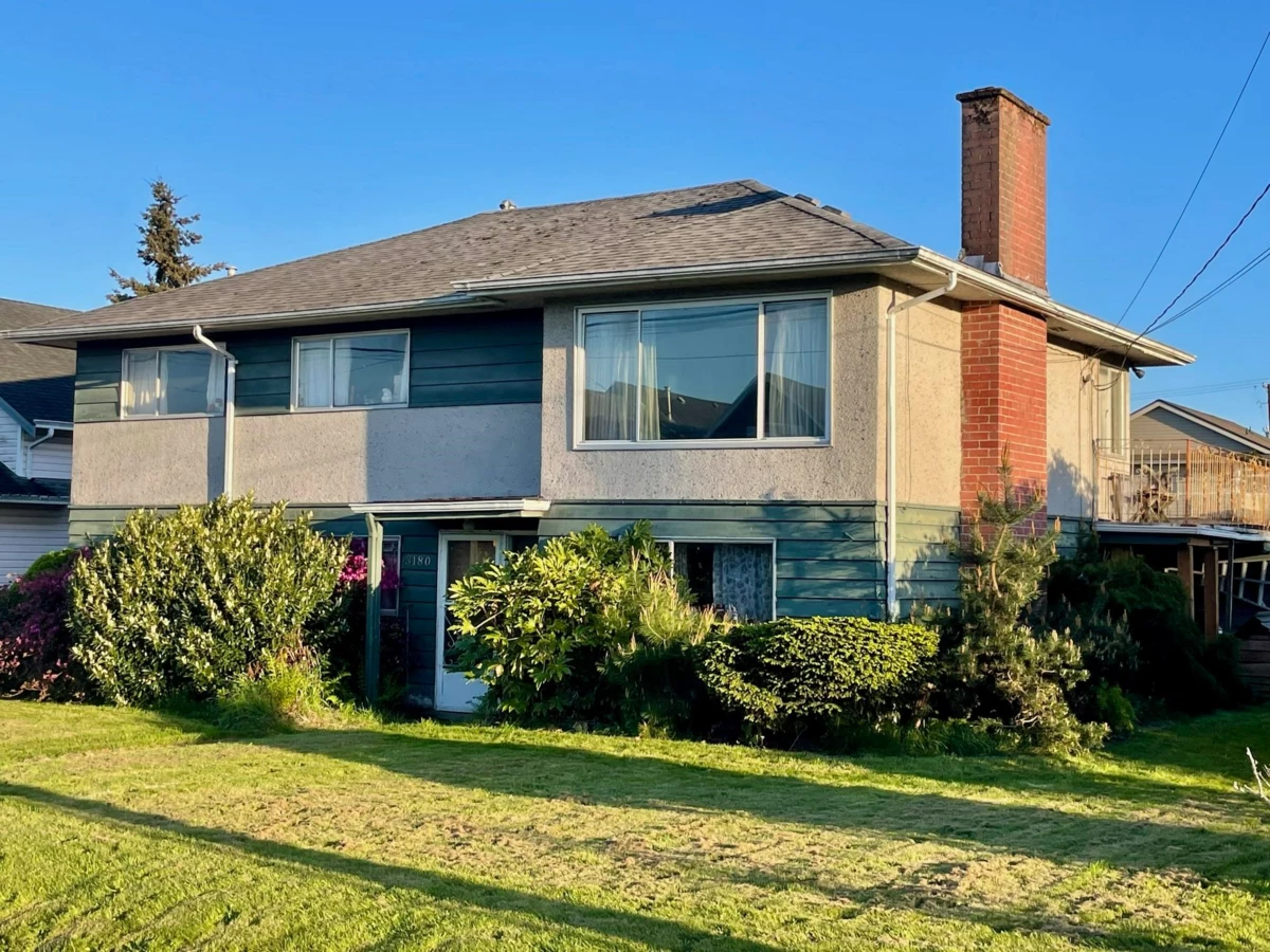 Family Room Photo of 3180 Georgia Street, Richmond, BC