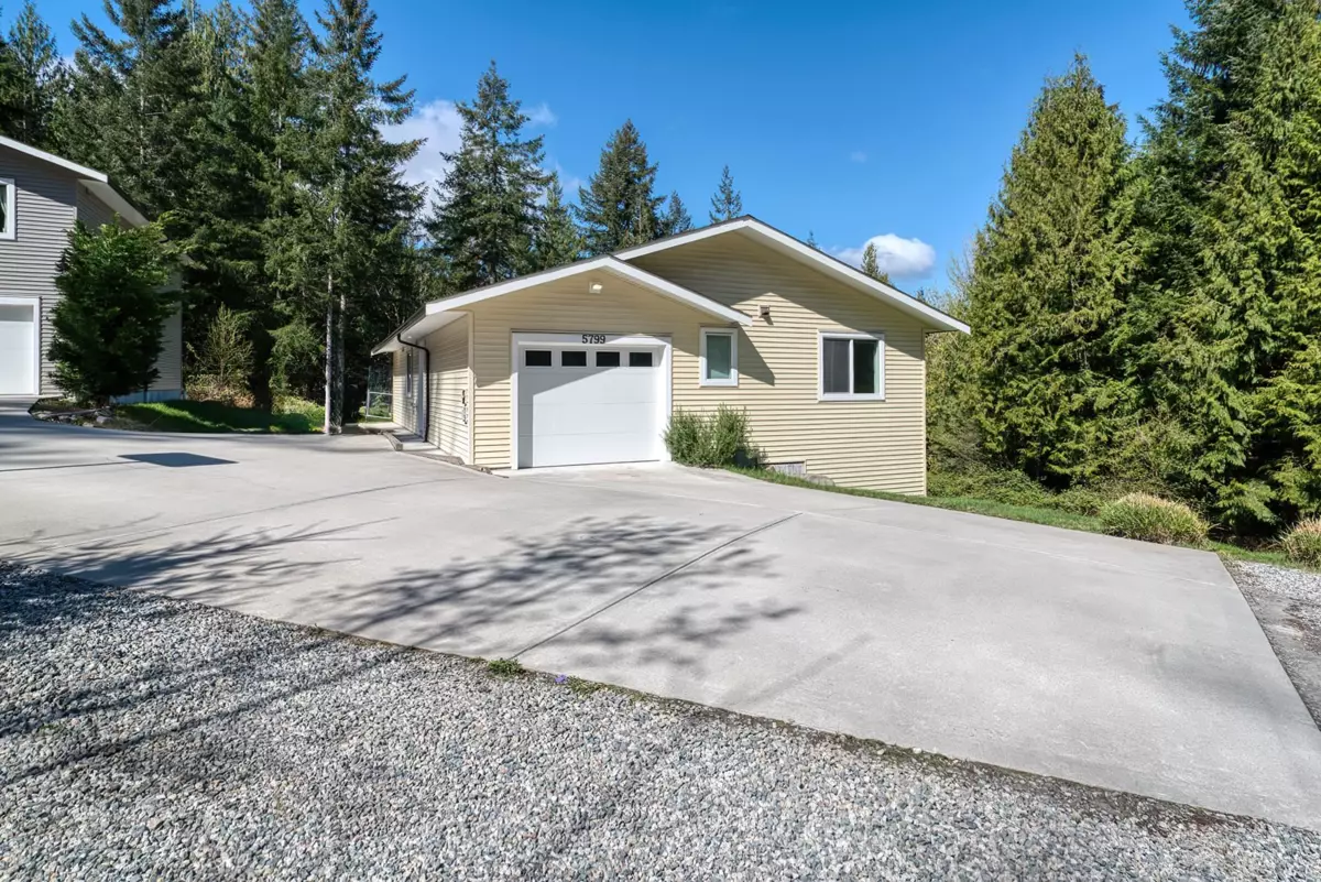 Family Room Photo of 5799 Sandy Hook Road, Sechelt, BC