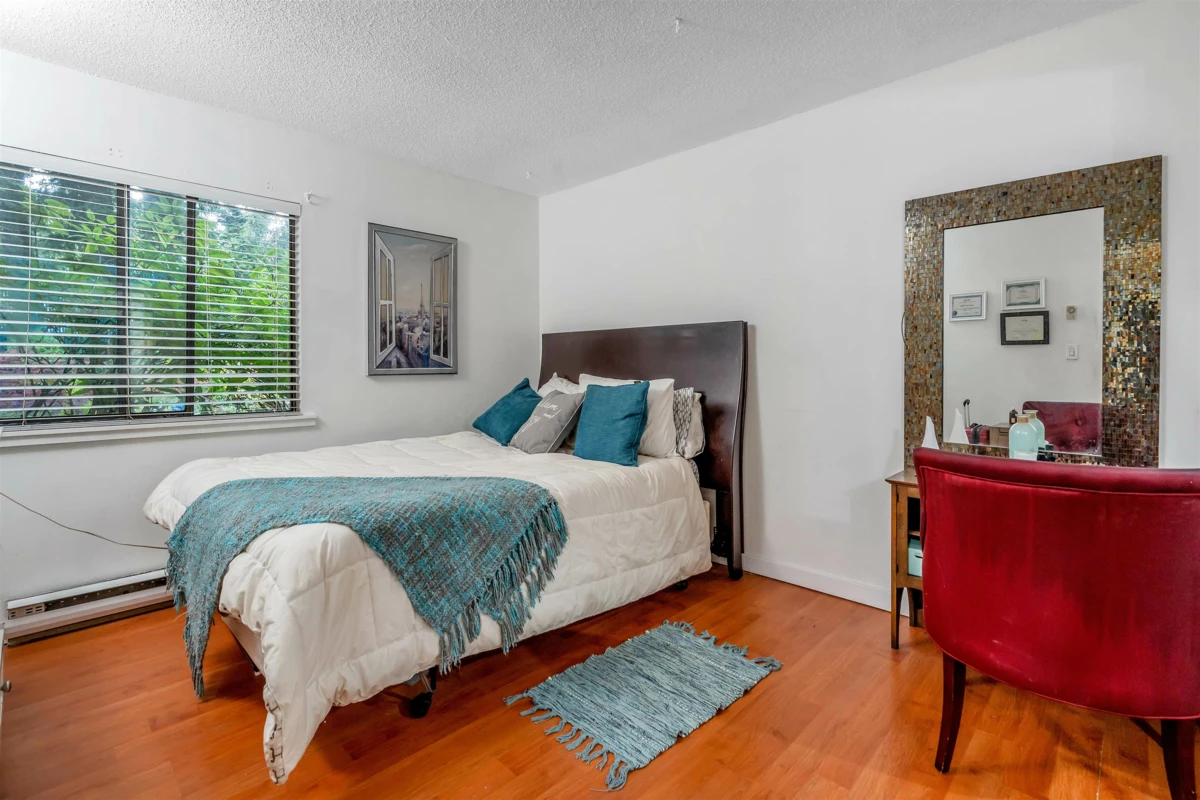 Dining Area Photo of 813 10620 150 Street, Surrey, BC