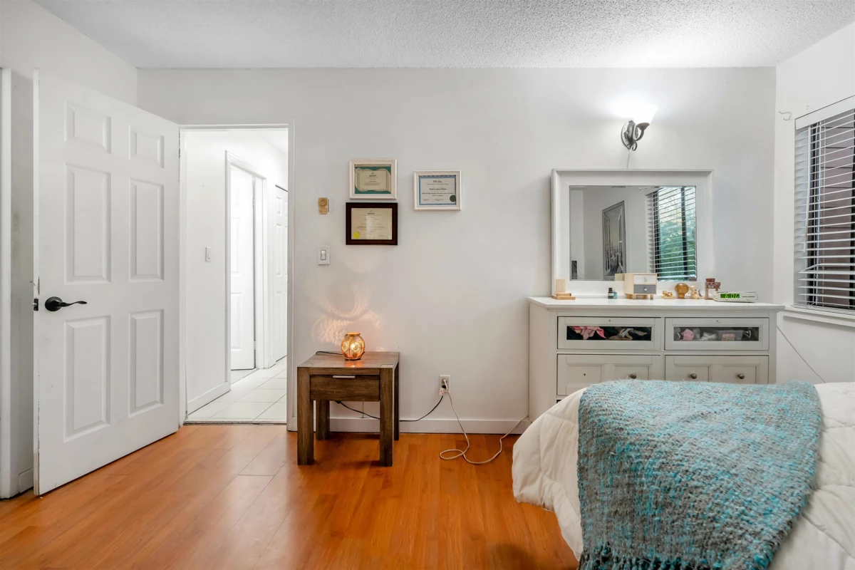 Family Room Photo of 813 10620 150 Street, Surrey, BC