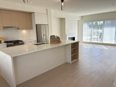 Kitchen Island Photo of 6 629 South Dyke Road, New Westminster, BC