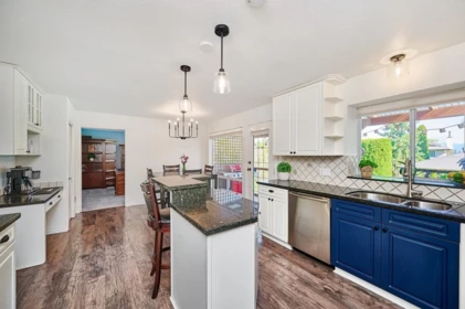 Kitchen Island Photo of 21469 126 Avenue, Maple Ridge, BC