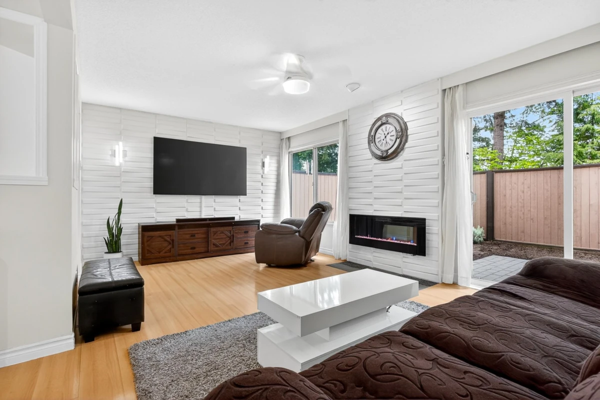 Living Room Photo of 32 3015 Trethewey Street, Abbotsford, BC