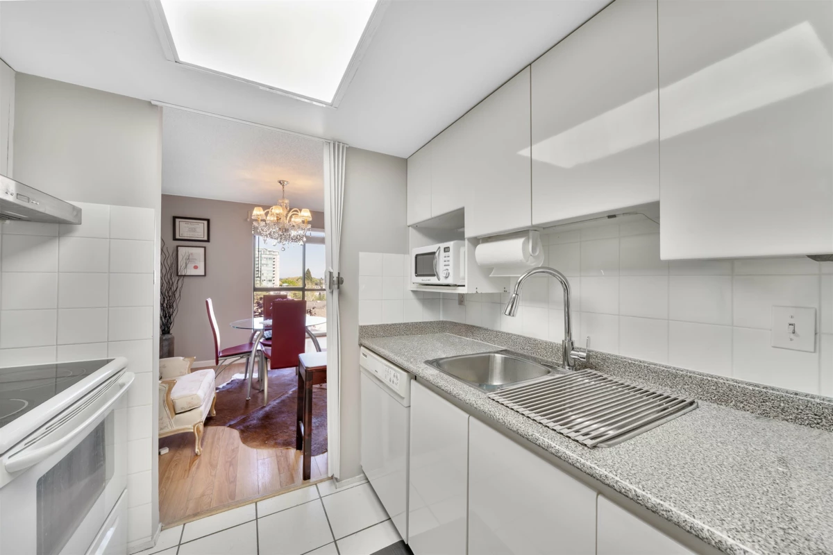 Dining Area Photo of 703 7040 Granville Avenue, Richmond, BC