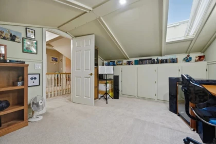 Hallway Photo of 5 15099 28 Avenue, Surrey, BC