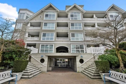 Hallway Photo of 304 5500 Lynas Lane, Richmond, BC