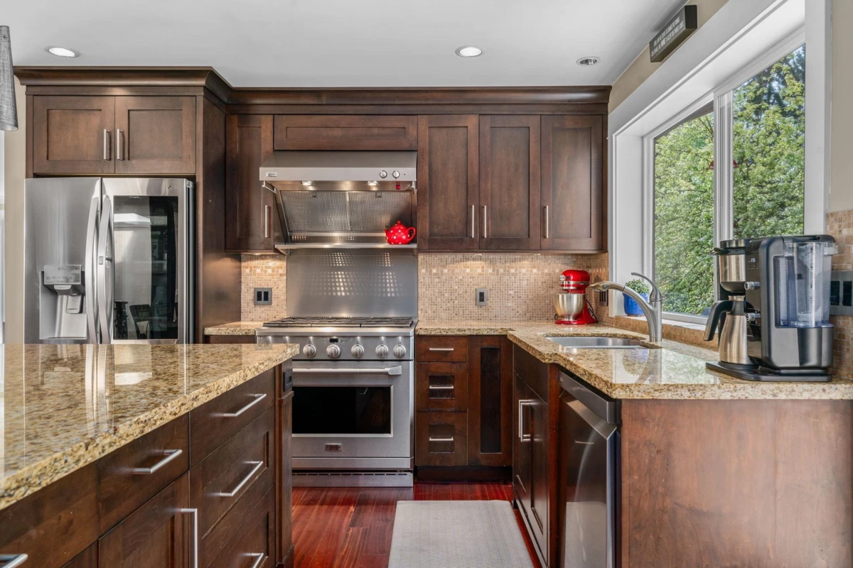 Dining Area Photo of 871 Fairway Drive, North Vancouver, BC
