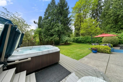 Front Yard Photo of 871 Fairway Drive, North Vancouver, BC